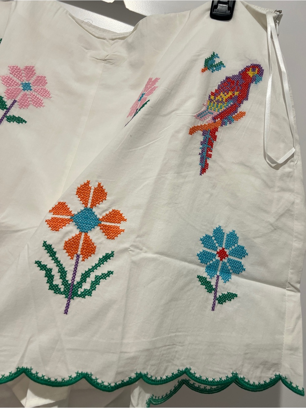 Embroidered White Women's Scalloped Hem Skort Floral & Parrot Motifs J.Marie XL - Picture 2 of 7